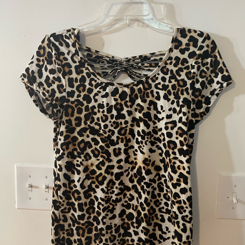 Leopard Print Short Sleeve Twist-Back Top - Brown & Black Size L